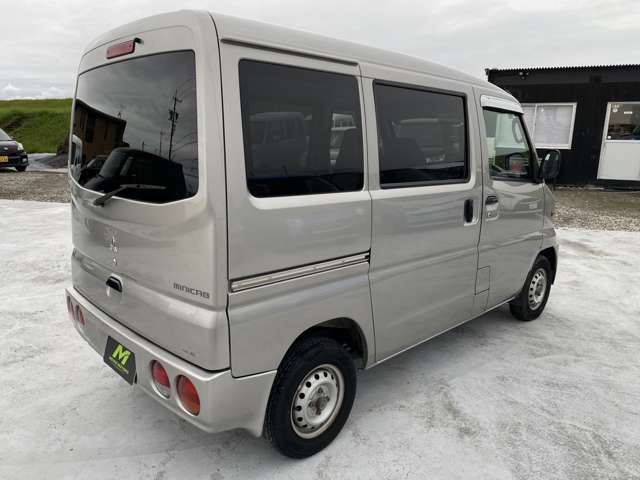 Mitsubishi Minicab Van 8