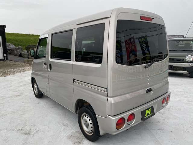Mitsubishi Minicab Van 10