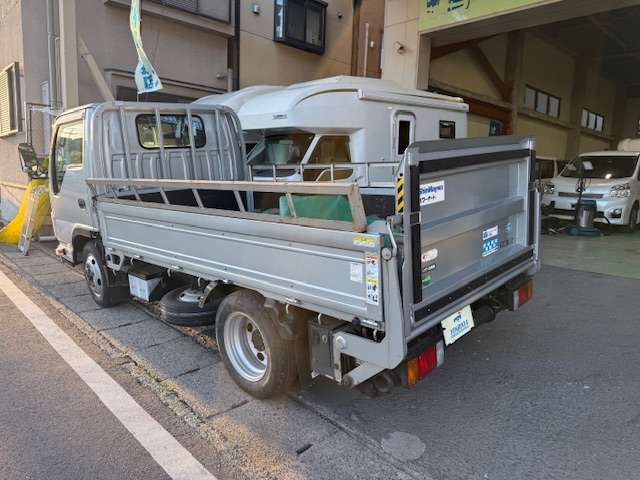 Isuzu Elf 12