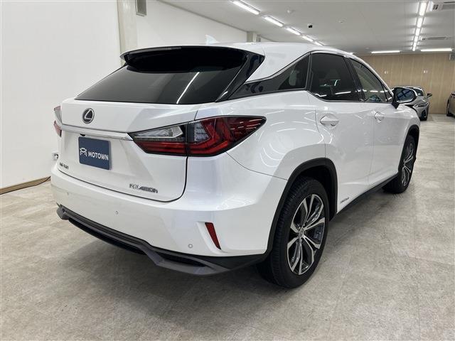 Lexus RX 9