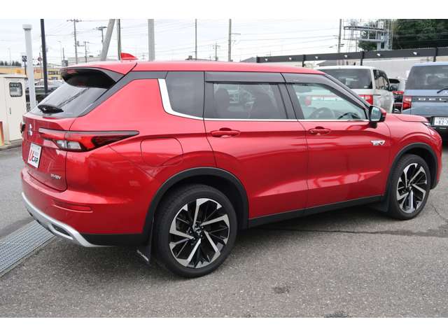 Mitsubishi Outlander 4