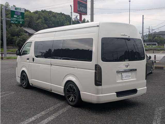 Toyota Hiace Van 2