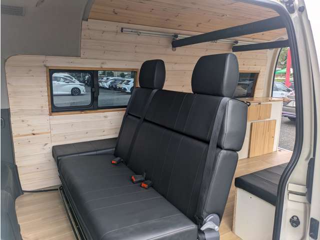 Toyota Hiace Van 5