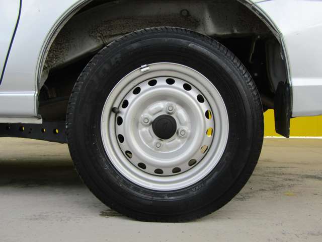 Daihatsu Hijet Cargo 11