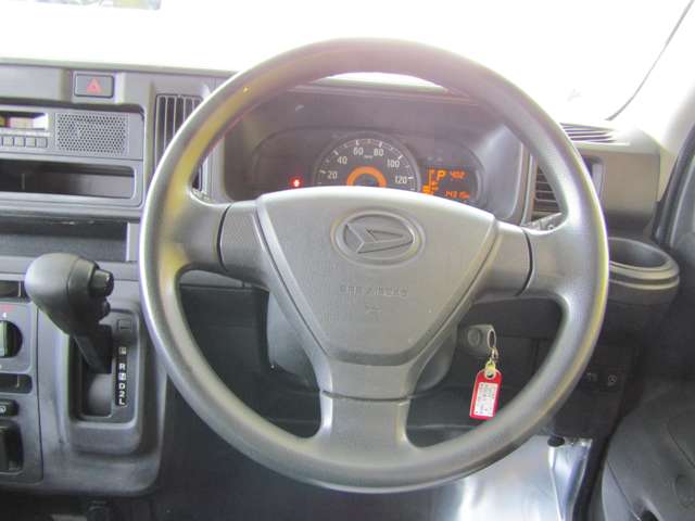 Daihatsu Hijet Cargo 5