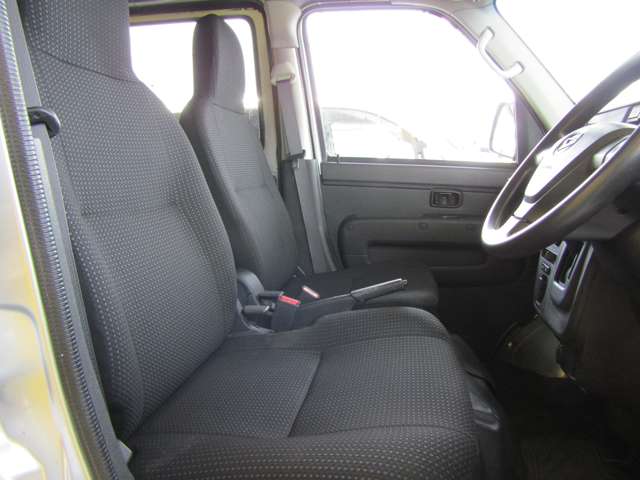 Daihatsu Hijet Cargo 6