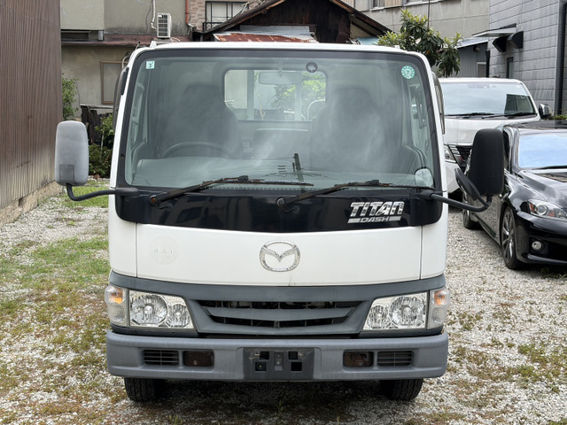 Mazda Titan Dash 2