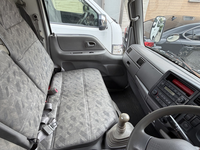 Mazda Titan Dash 10