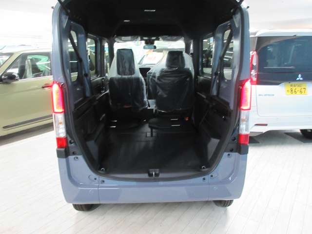 Honda N-VAN 12