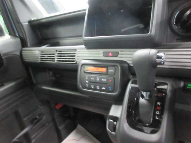 Honda N-VAN 10