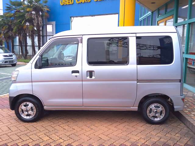 Daihatsu Hijet Cargo 11