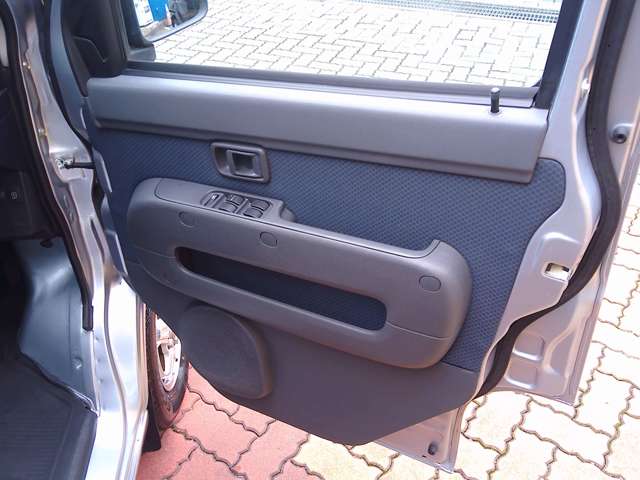 Daihatsu Hijet Cargo 12