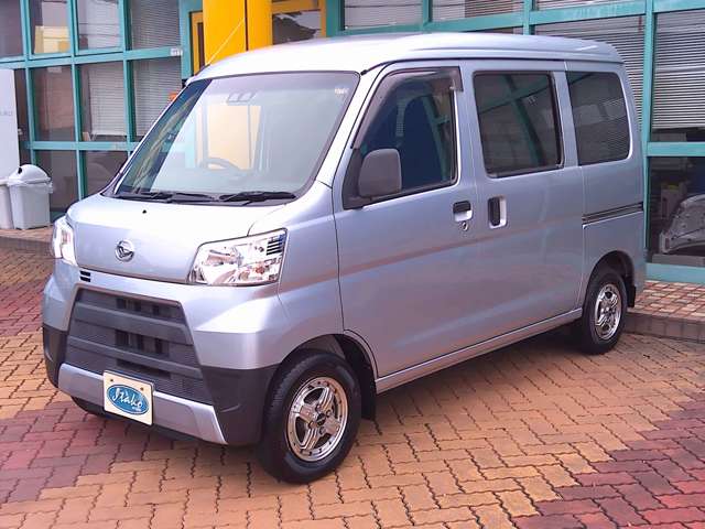 Daihatsu Hijet Cargo 6