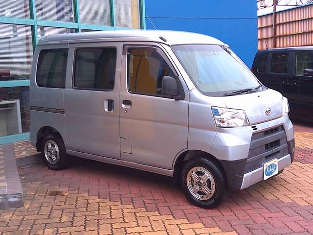 Daihatsu Hijet Cargo 8