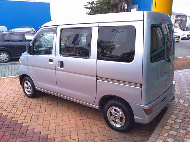 Daihatsu Hijet Cargo 10