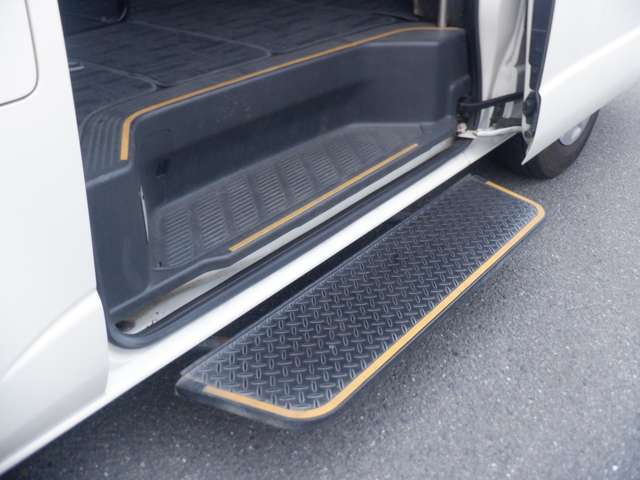 Toyota Hiace 5