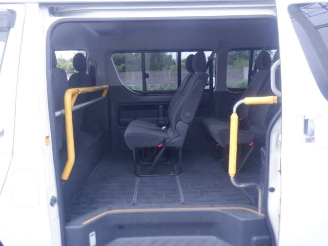 Toyota Hiace 6