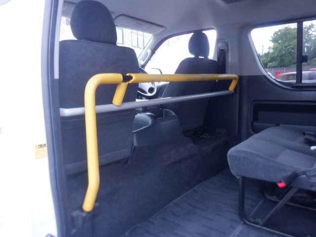 Toyota Hiace 7