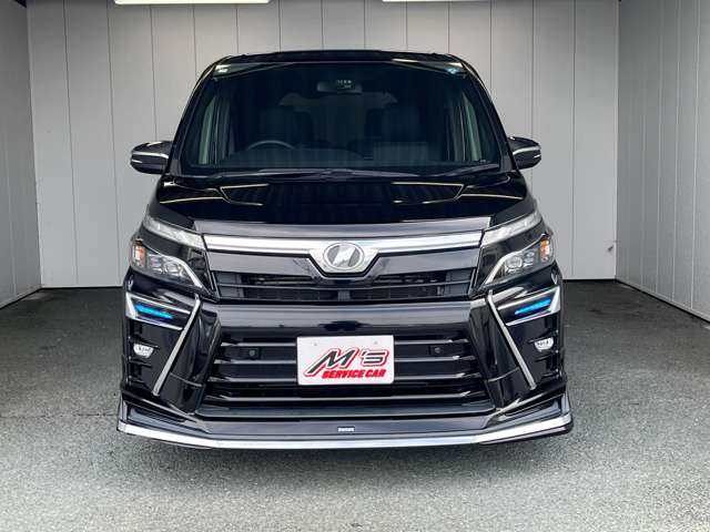 Toyota Voxy 3