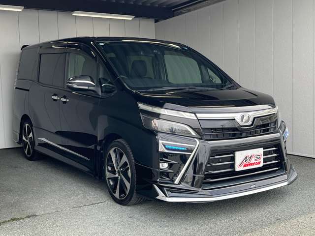 Toyota Voxy 4