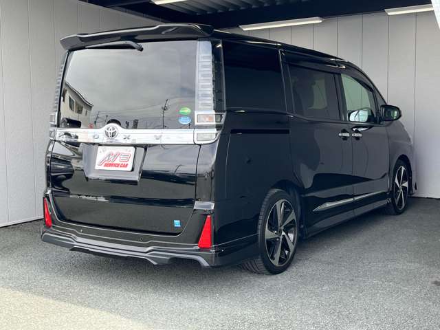 Toyota Voxy 5