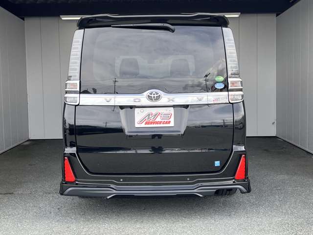 Toyota Voxy 6