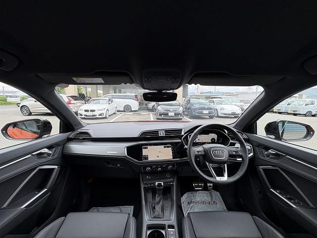 Audi Q3 6