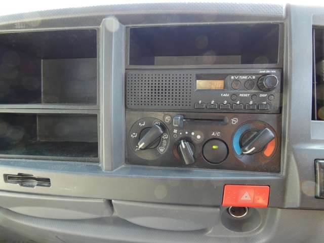 Isuzu Elf 12
