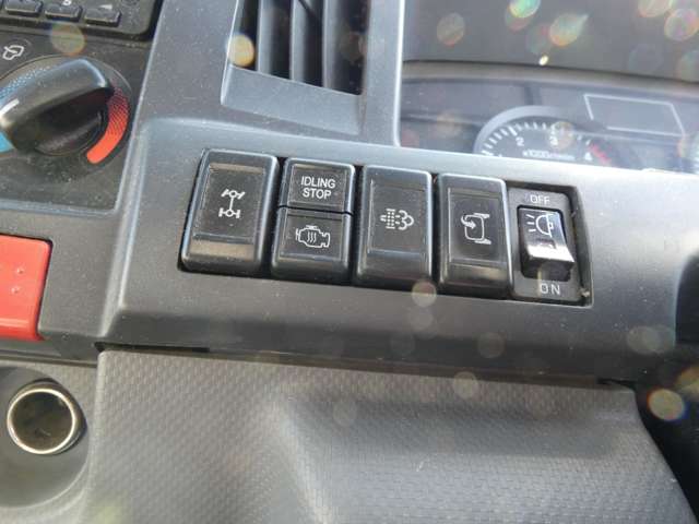 Isuzu Elf 13