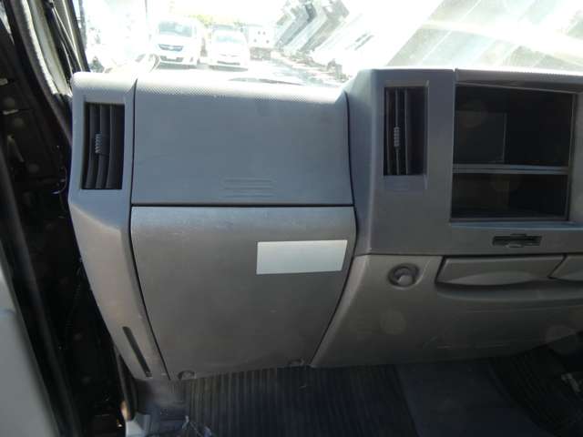 Isuzu Elf 11