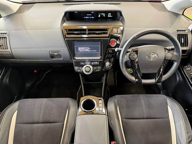 Toyota Prius α 2