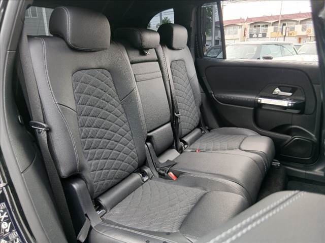 Mercedes-Benz GLB 8