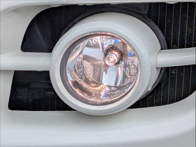 Toyota Hiace Van 12
