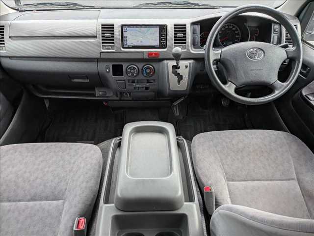 Toyota Hiace Van 3