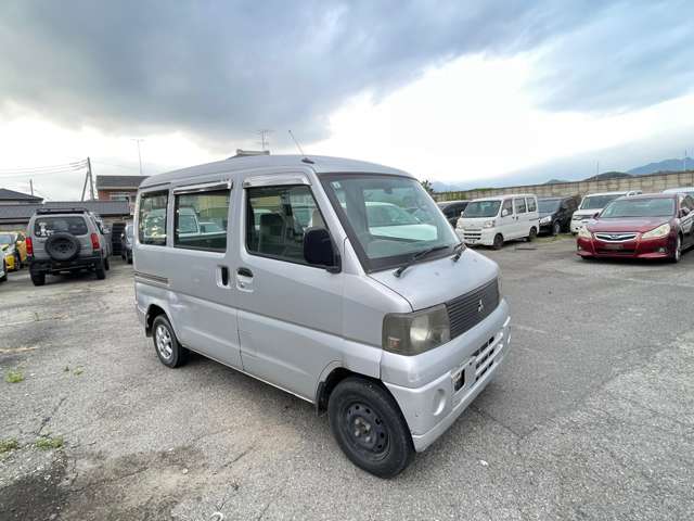 Mitsubishi Minicab Van 2