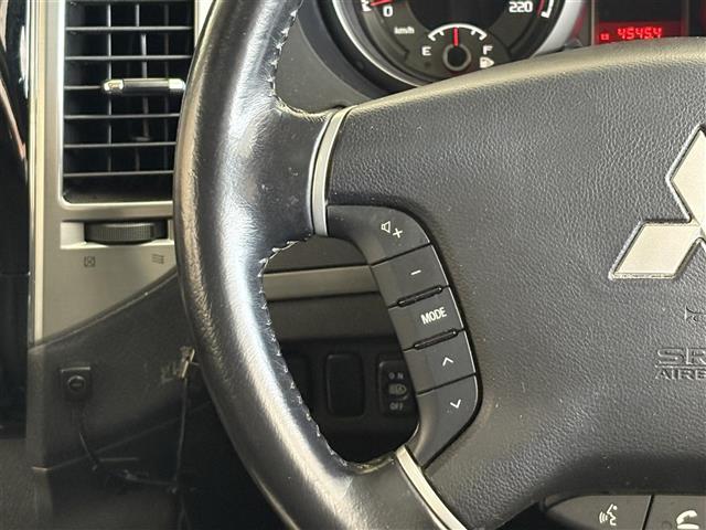 Mitsubishi Pajero 11