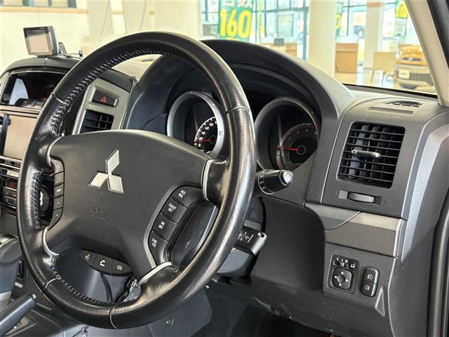 Mitsubishi Pajero 10