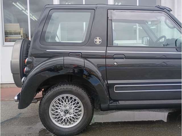 Mitsubishi Pajero Junior 11