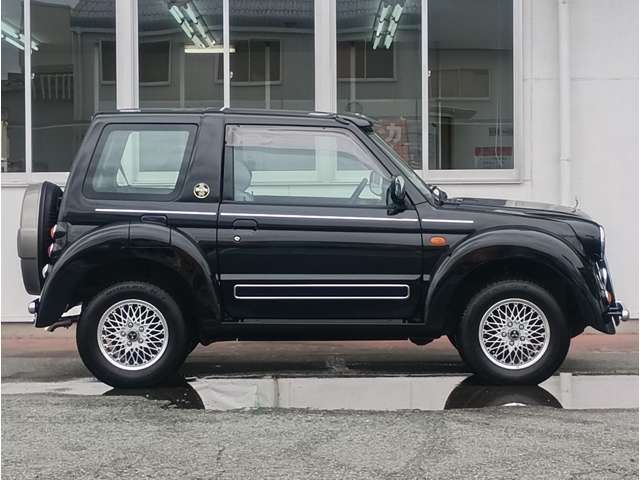 Mitsubishi Pajero Junior 9