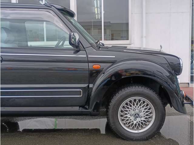 Mitsubishi Pajero Junior 10