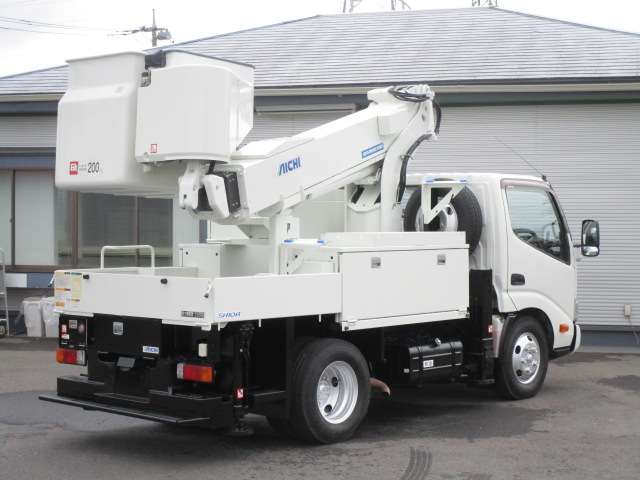 Hino Dutro 4