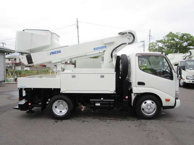 Hino Dutro 5