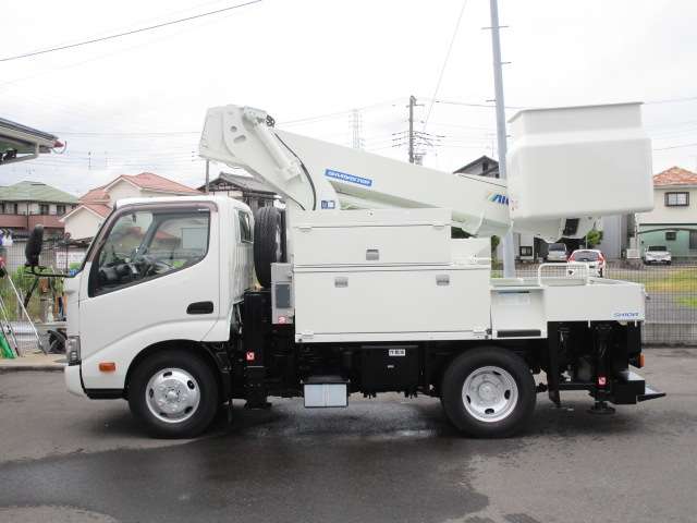 Hino Dutro 6