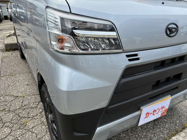 Daihatsu Hijet Deck Van 11
