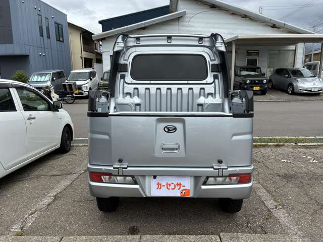 Daihatsu Hijet Deck Van 5