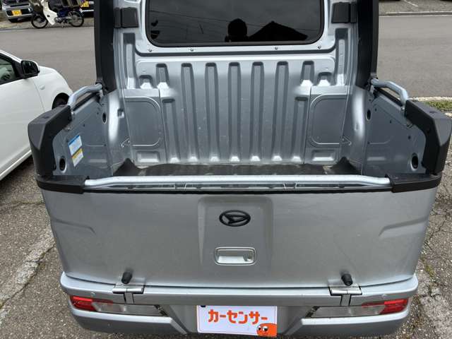 Daihatsu Hijet Deck Van 7
