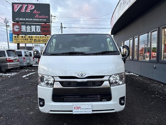 Toyota Hiace Van 3