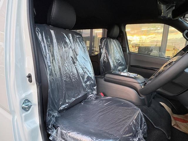 Toyota Hiace Van 8