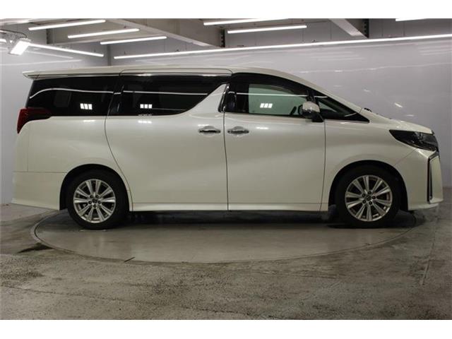 Toyota Alphard 5