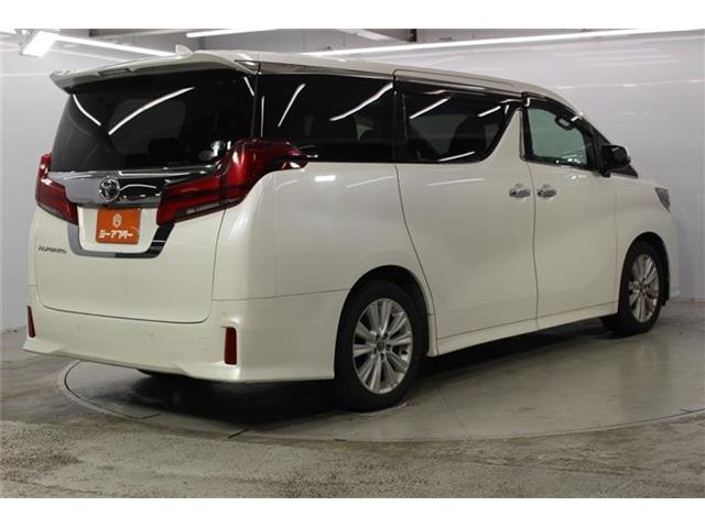 Toyota Alphard 6